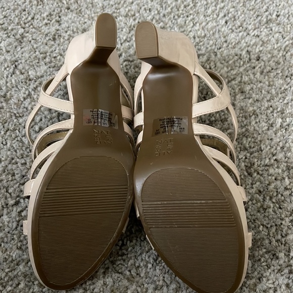 NATURALIZER | Strappy Sandals - Picture 5 of 9
